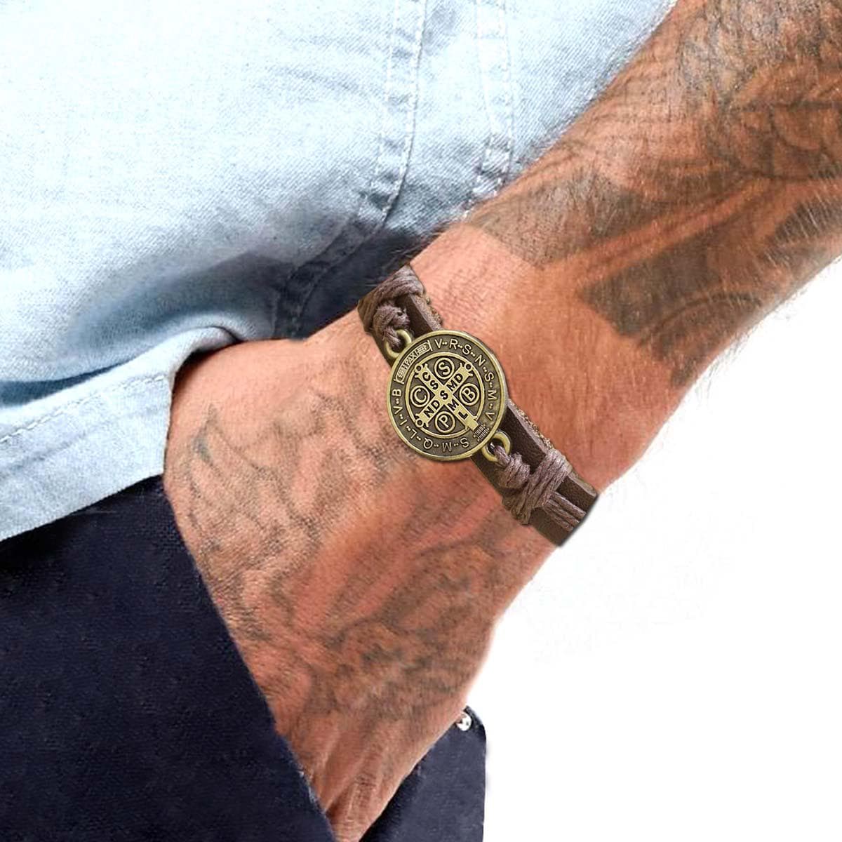 Pulsera de Cuero para Hombre Diseño Único Protección de Males y Envidias Poderoso Amuleto Ajustable (Pulsera Bendita)